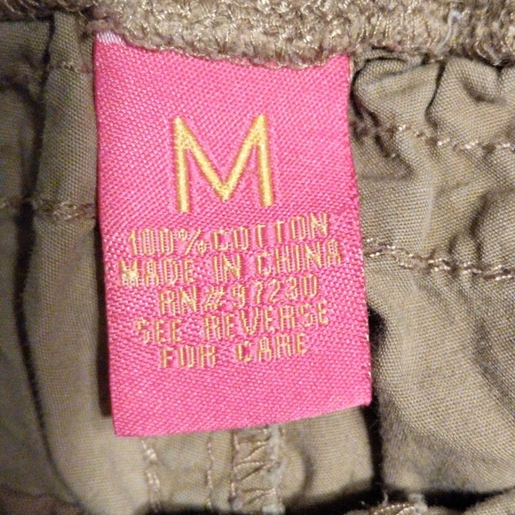 Ladies Khaki Capris - Picture 8 of 10